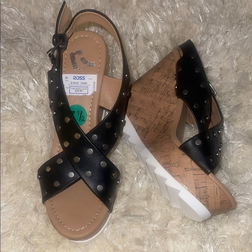 Report Black and Tan Wedge Shoes with Elegant Design - Picture 4 of 8